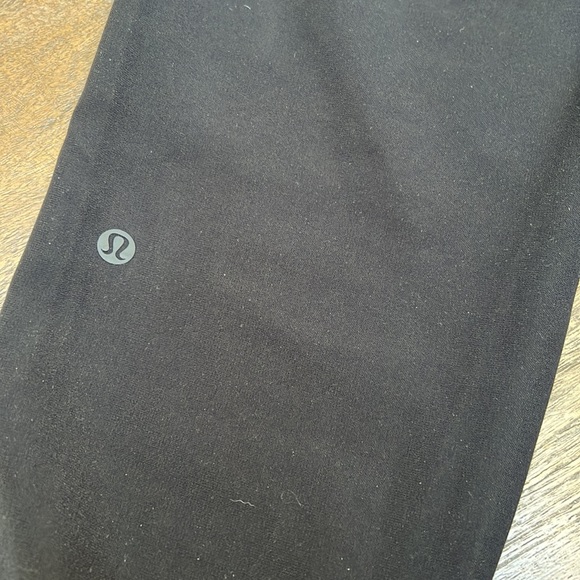 Lululemon On The Fly Black Woven Joggers - Picture 9 of 9